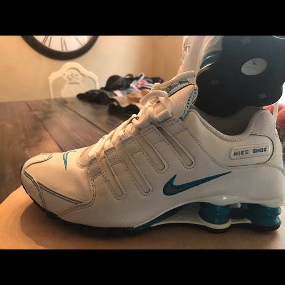 Two pair of women’s Nike Shox tennis shoes - Picture 2 of 8